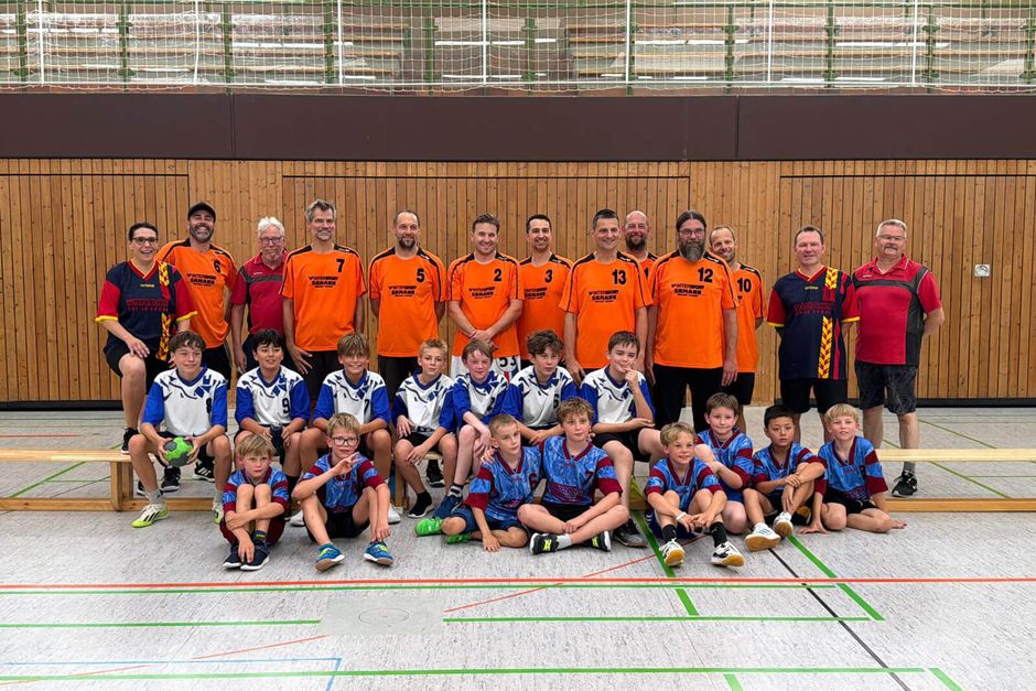 Gruppenbild vom Handball-Abschlusstraining in Illingen vor den Sommerferien 2026